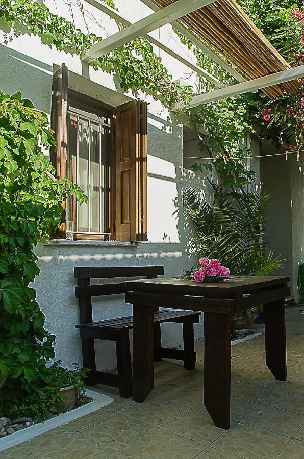 Kalypso Studios & Rooms باليوخورا المظهر الخارجي الصورة