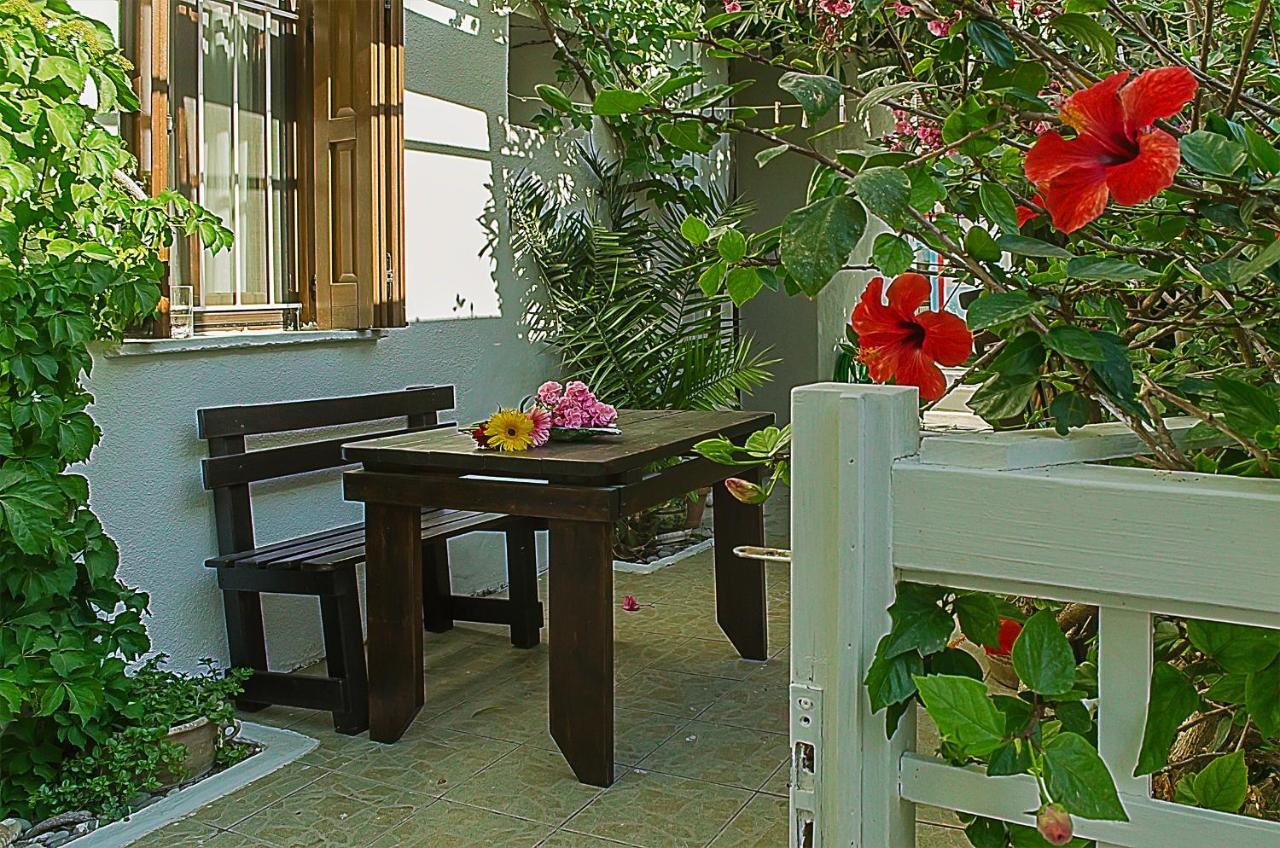 Kalypso Studios & Rooms باليوخورا المظهر الخارجي الصورة