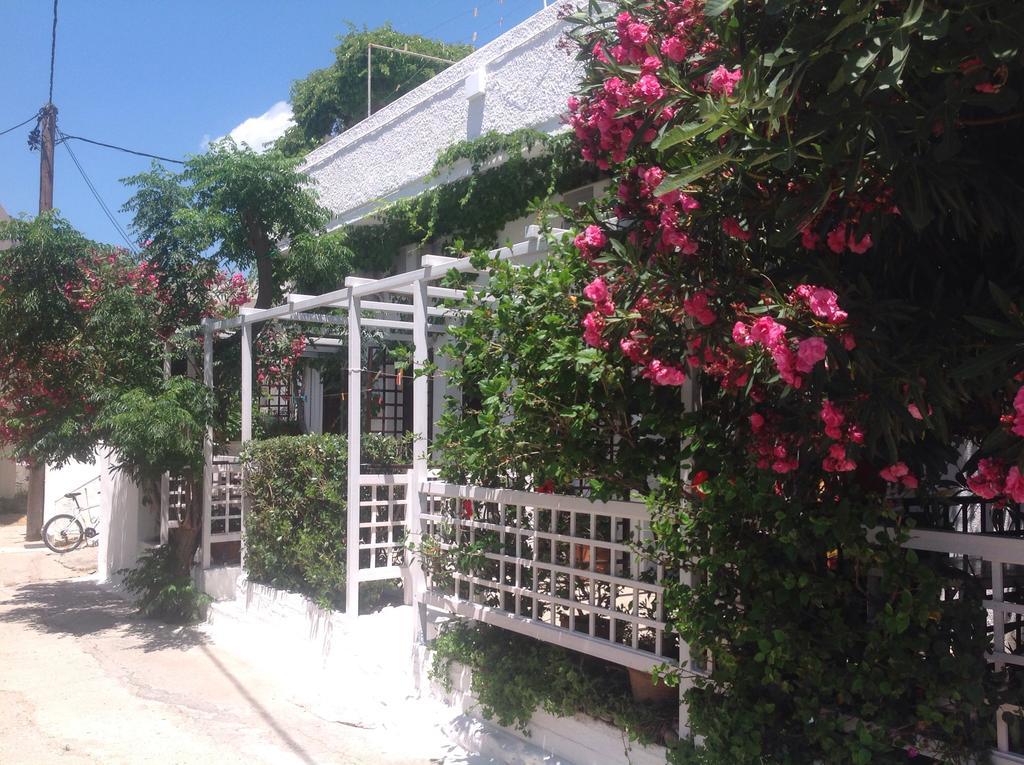 Kalypso Studios & Rooms باليوخورا المظهر الخارجي الصورة